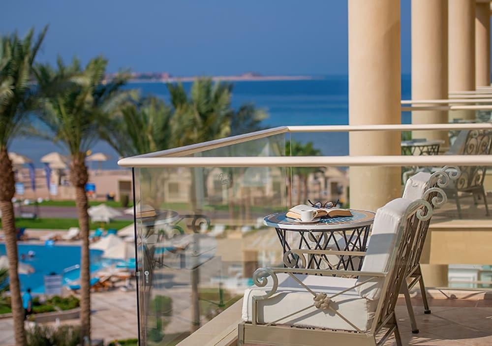 Premier Le Reve Hotel & Spa (Adults Only) Hurghada Exteriör bild View from a balcony
