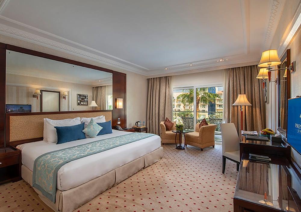 Premier Le Reve Hotel & Spa (Adults Only) Hurghada Exteriör bild A room at the Hilton Sharm El Sheikh